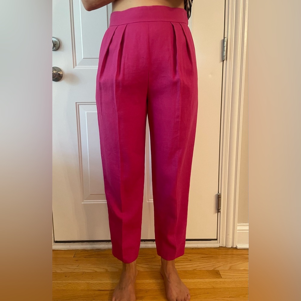 Theory- Fuchsia pleated pants Size 4; 100% linen; New with tags; Originally $345